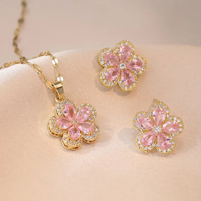 Colar Flor de Sakura Banhado a Ouro 18K